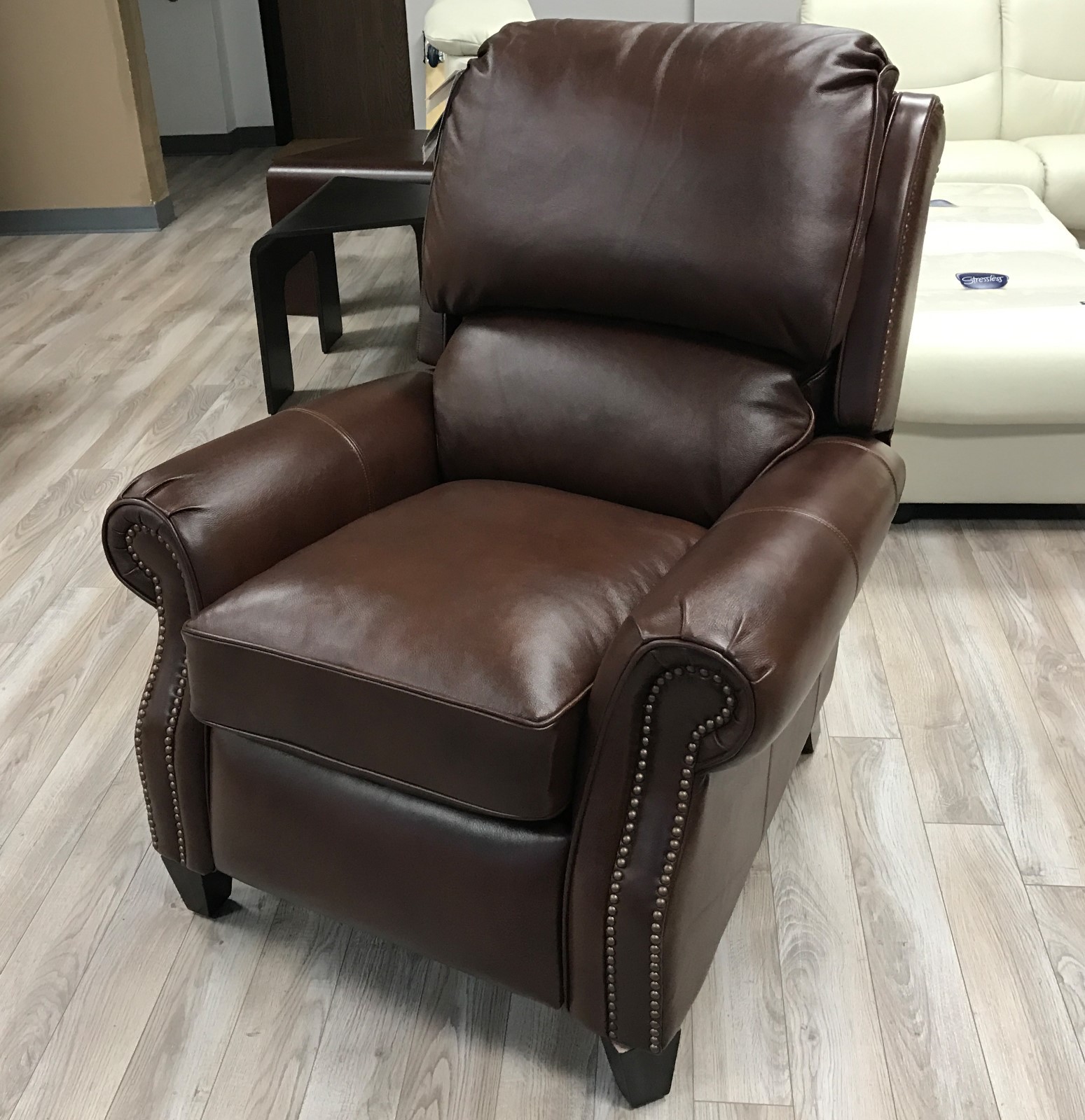 Barcalounger Churchill Ii Genuine Broughton Sadle Leather Recliner Picture 1 Of 10