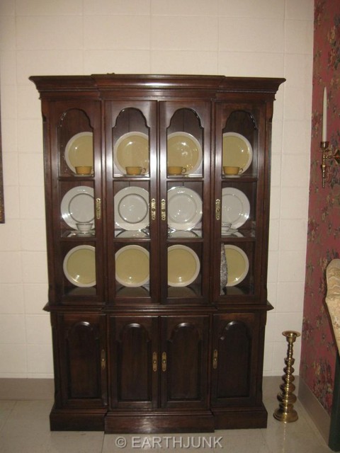 Ethan Allen Georgian Court Cherry Breakfront China Cabinet 11 6068 Ethan Allen Georgian Court Cherry Breakfront China Cabinet 11 6068