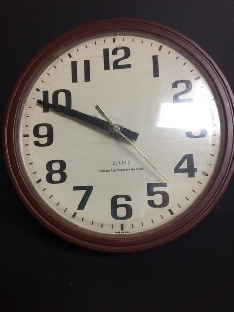 1986 Chicago Lighthouse For The Blind Brown Quartz Wall Clock Model 1986 Chicago Lighthouse For The Blind Brown Quartz Wall Clock Model 8