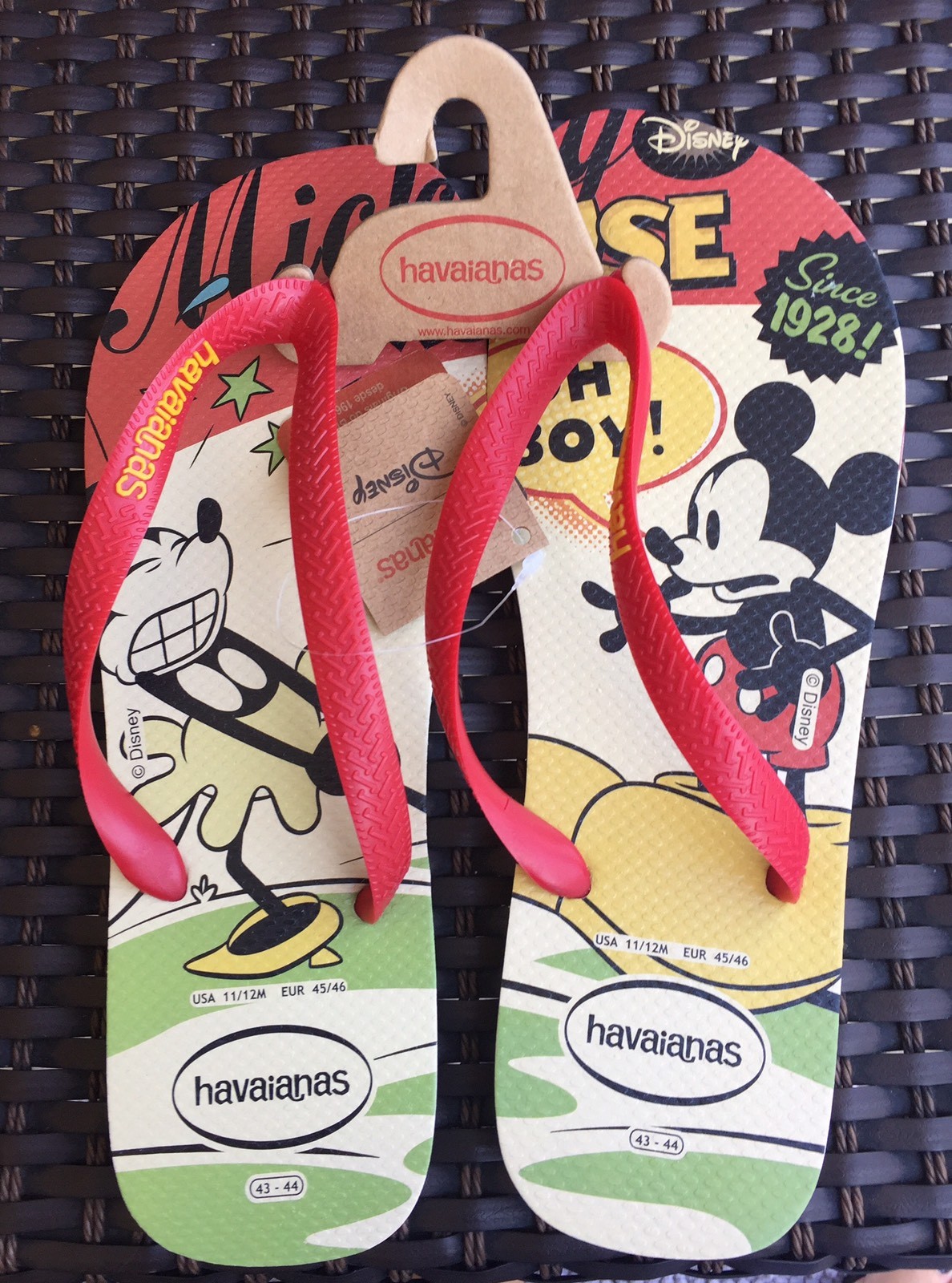 **Havaianas Flip Flops - Men's Size 45/46 (US 11/ 12M) Red **Havaianas Flip Flops - Men's Size 45/46 (US 11/ 12M) Red
