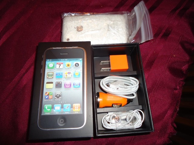 Apple iPhone 3GS - 32GB white (AT&T) #5 jail broken star wars sounds