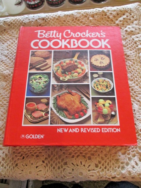 Vintage BETTY CROCKER'S COOKBOOK New & Revised Edition 1978 Hardcover Ring Bound