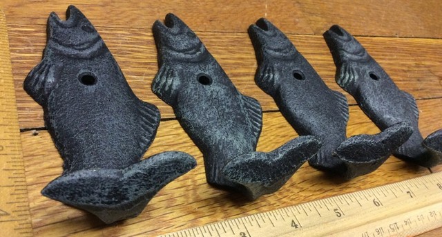 Set Of 4 FISH TAIL COAT HOOKS 1 2 Cast Iron Rustic Antique Set Of 4 FISH TAIL COAT HOOKS 1 2 Cast Iron Rustic Antique