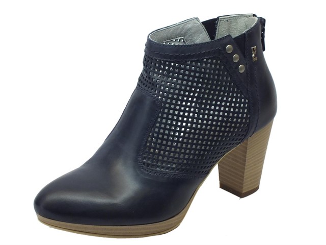 05011 BLU Scarpa donna tacco NeroGiardini tronchetto traforato pelle made in Ita 05011 BLU Scarpa donna tacco NeroGiardini tronchetto traforato pelle made in Ita