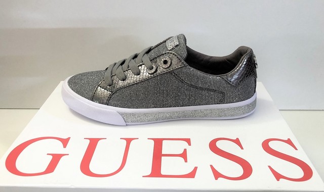 Basket paillete GUESS FLMEG1 FAM12 MEGGIE Argent Nouvelle collection t 2018 Basket paillete GUESS FLMEG1 FAM12 MEGGIE Argent Nouvelle collection t 2018